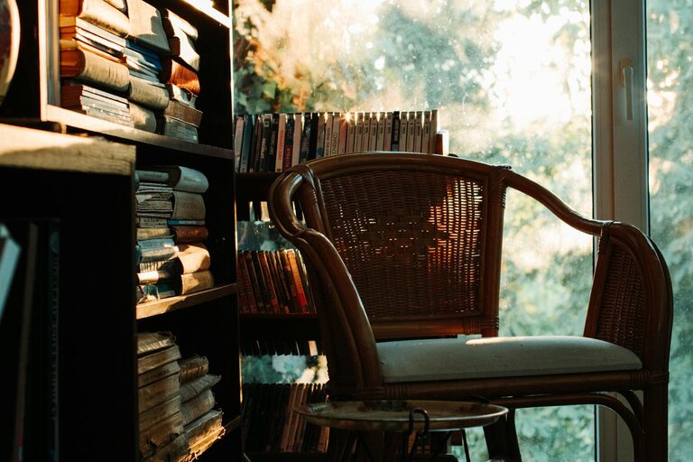 Tips for Creating a Cozy Reading Nook in Your Home